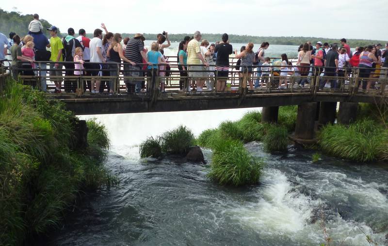 017 Iguazu Falls Argentina Crowds 18th Aug 2012.jpg